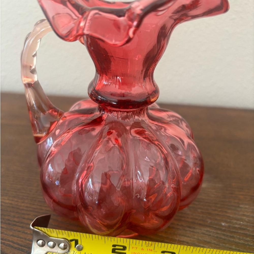 Vintage Fenton Cranberry Melon Ruffled Glass Pitcher Carafe 6" - Picture 8 of 9
